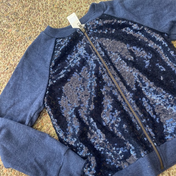 Navy Blue sequin zip up top /girls M 💙💙 - Picture 4 of 4